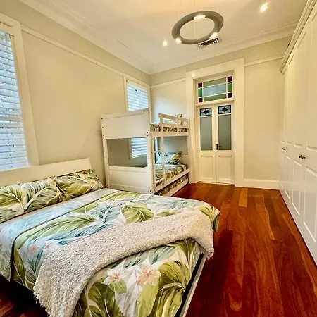 House 3 Bedrooms 2 Baths 2 Parkings In Mosman-3